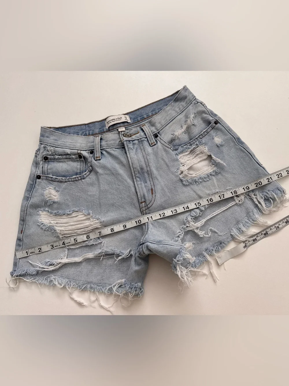 Abercrombie & Fitch Curve Love Mid Rise Boyfriend Shorts 27 / 4 Distressed Denim